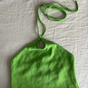 Top med band runt halsen, Zara, strl S - Fint skick 