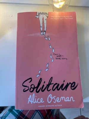 Alice oseman böcker  - Säjer dessa böcker + loveless! En bok för 70kr! 🩷