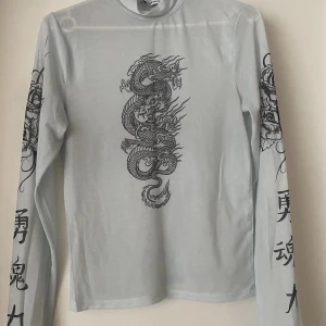 Meshtröja - Meshtröja med drake i asiatisk stil, storlek S/M