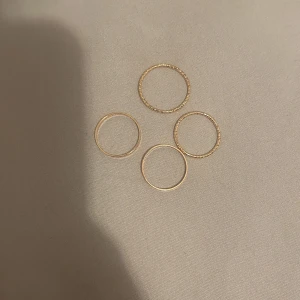 Ringar - Helt oanvända ringar, bara testade för att ta bilden. 