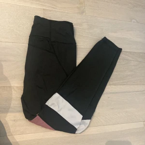 Träningsbyxor  - Träningsbyxor jätte fina 🥰