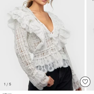 nelly blus - söker denna blus från nelly!! storlek 36