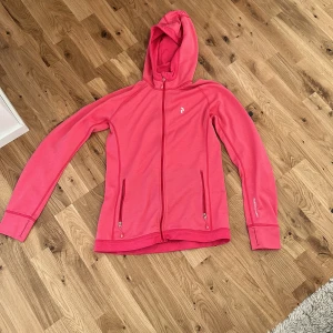 Peakperformance hoddie!  - Superfin och inga skavanker!💗