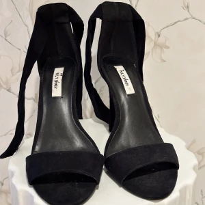 Klackskor - Klackskor med snörning från Nelly 