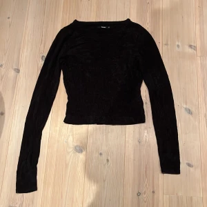 Mjuk tröja från bikbok - Mjukt sammets material 🖤✨