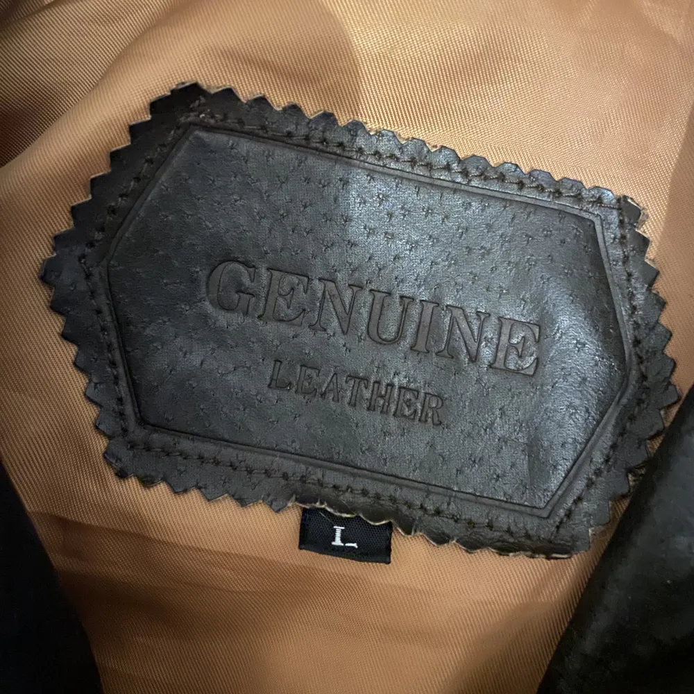 oversized Genuine läderjacka i strl L med en vintage look. Jackor.