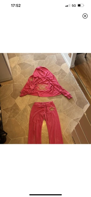 Juicy sett - Man får båda delarna och dem sitter väldigt fint på