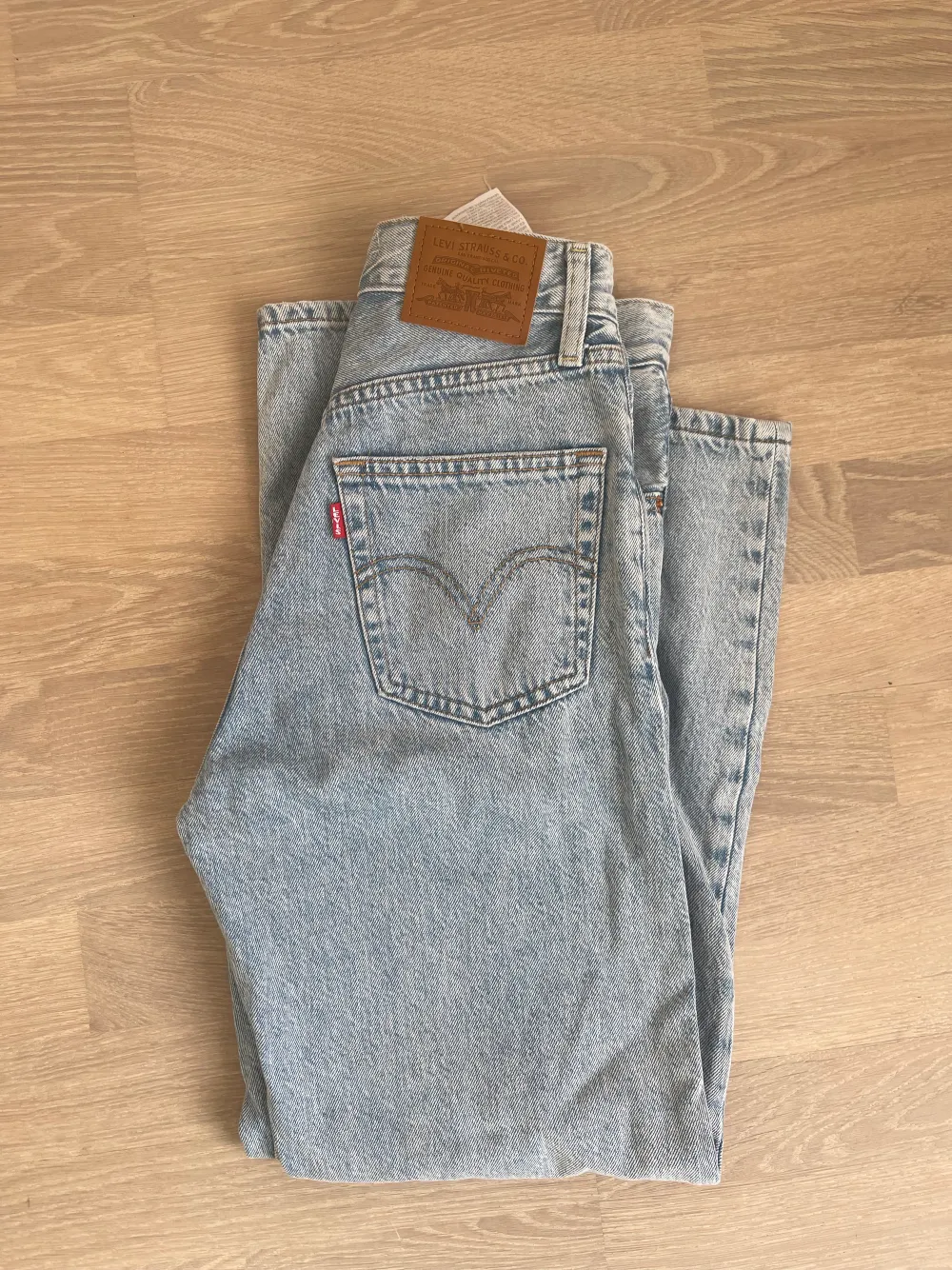 Only used once Color: middle road. Jeans & Byxor.