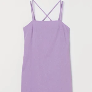 Linneklänning - Lila klänning i storlek S 