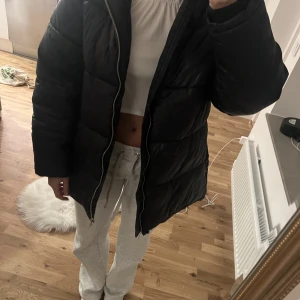 Pufferjacka - Oversized lack pufferjacket