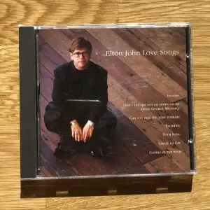 Säljer min Elton John cd 💿!  Fint skick!