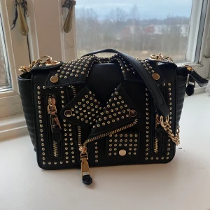 Väska! - Jätte cool väska köpt i Spanien! Inga defekter alls. Köparen står för frakten❤️