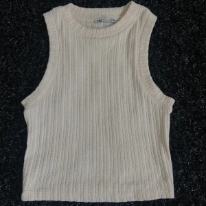 Stickat lime från Zara - Fint stickat linne från zara. Inga defekter! Skriv för fler bilder. Pris kan diskuteras!