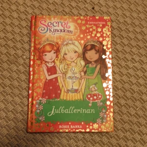 Bok - Det är en fin och med 193 sidor och är inte sliten och en liten fläck men inte man tänker på och syns inte när man läser