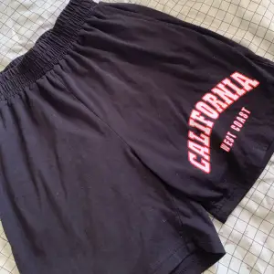 Superfina shorts med tryck i storlek xs! 