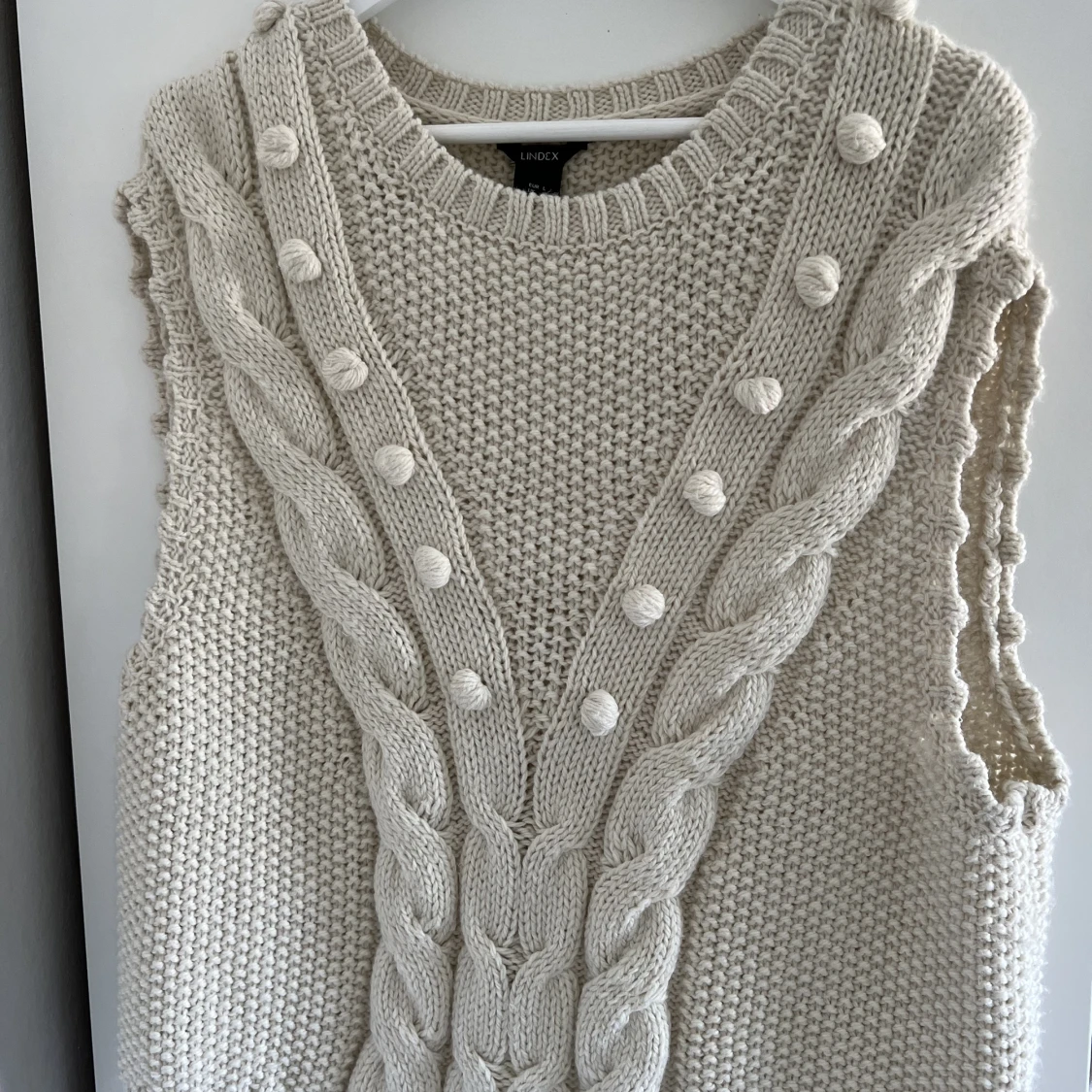 Beige stickad väst - 90