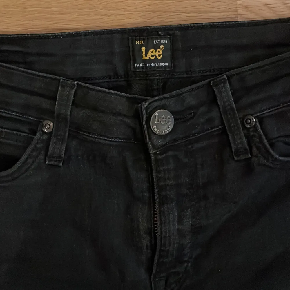 Jeans från lee storlek W28 L33. Jeans & Byxor.