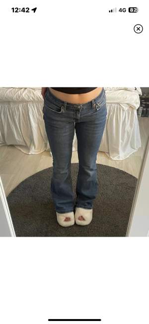 Dessa Jeans som är i ny skick, knappt använda💕innerbenslängden-81