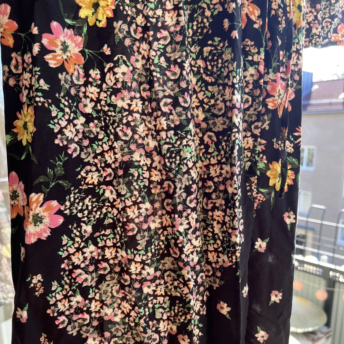 Blommig omlottklänninge från Lindex  - 91