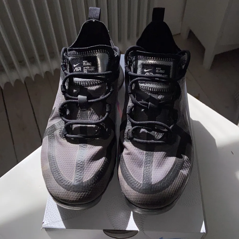 Nike Vapormax. Storlek 38,5 - skick 8/10. Box ingår. Skriv för fler bilder!. Skor.