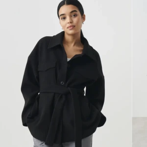 Kappa - Kappa från Gina. Slutsåld. Använd men syns inte på den. Ordinarie pris 599