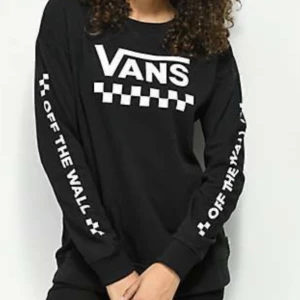 Vans sweatshirt - Säljer denna vans sweatshirt då den inte används längre🥰