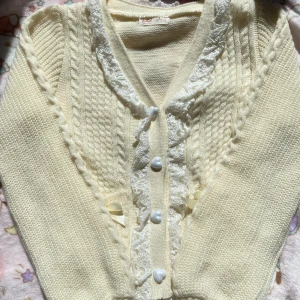 Kawaii cardigan  - Ny/oanvänd, Säljer pga kommer inte till användning! Passar dig med storleken xs-s och är stretchig 