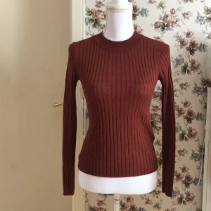 Tröja  - Röd tröja från selected femme ❤️📨