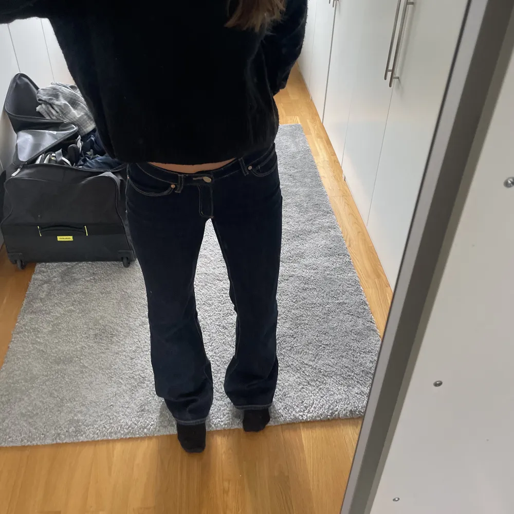 Snygga Lågmidjade bootcut jeans från Abrand jeans i super skick.. Jeans & Byxor.