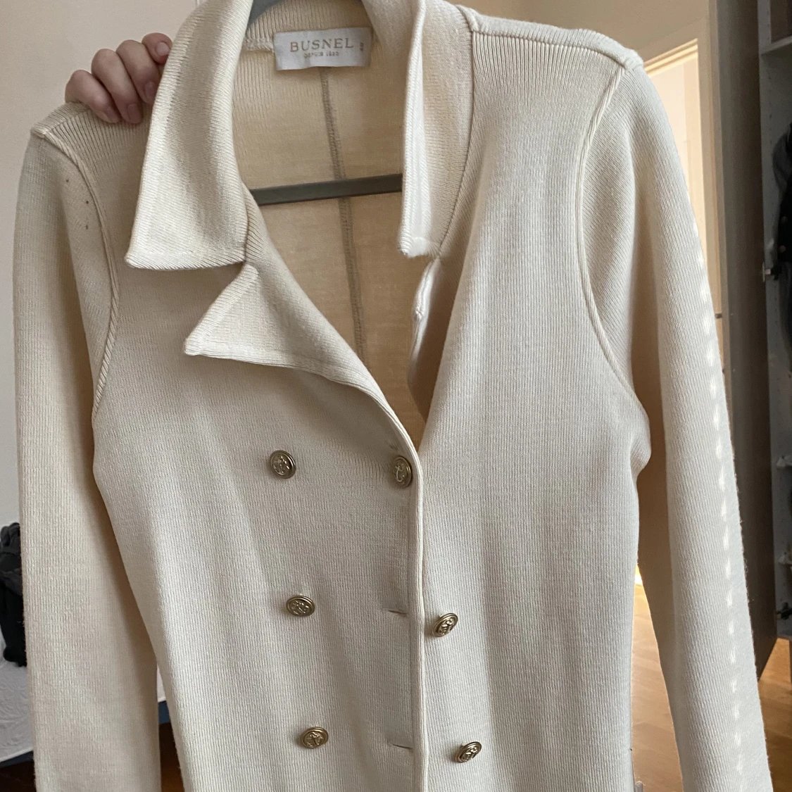 Busnel koftor den ena ljusblå den andra benvit  - 91