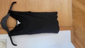 Linne  - Säljer detta linnet för att den är för stor på mig, orginal pris 89 kr 