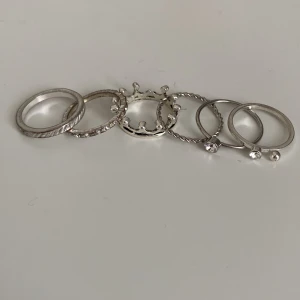 Silverringar  - Jätte söta silverringar! Använda få tal gånger och inga skador! 🫶(@10)