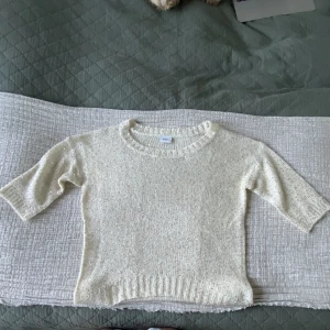 stickad topp - Aldrig använd och i mycket bra skick. Köpt från sellpy!
