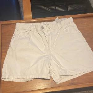 White pull&bear shorts  - New. Mid rise. Wide leg. 