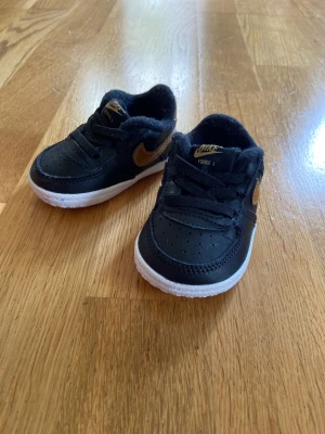 Bebis Nike  - Bebis Nike skor, aldrig använda. Storlek 17