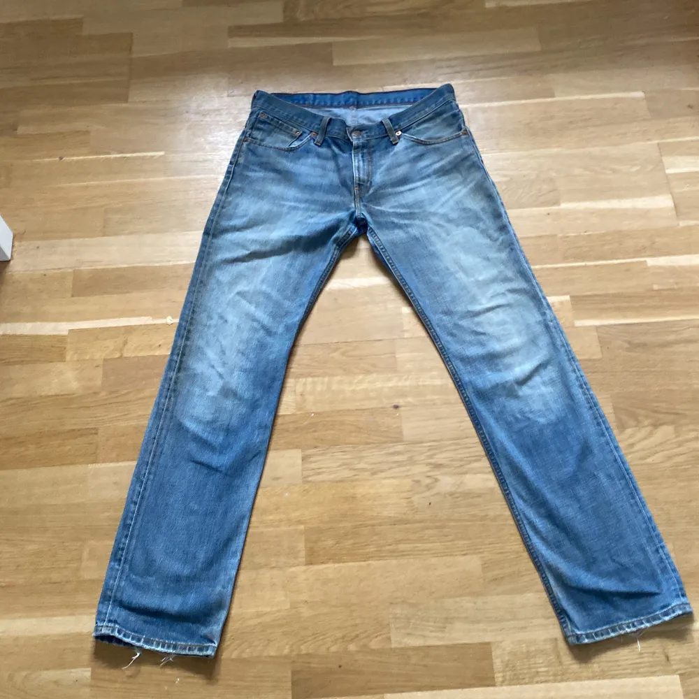 Levi’s jeans i fint skicka Stl:  W34 L34. Jeans & Byxor.