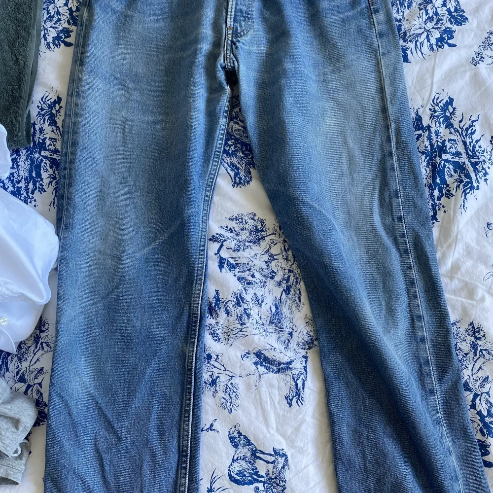 Ett par vintage 501 i en ljusblåfärg! . Jeans & Byxor.