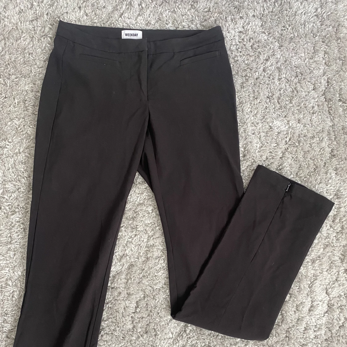 Lågmidjade kostymbyxor