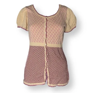 Indiska  - Från indiska, storlek S. Skyltdockan använder storlek XS. Mer info kommer 