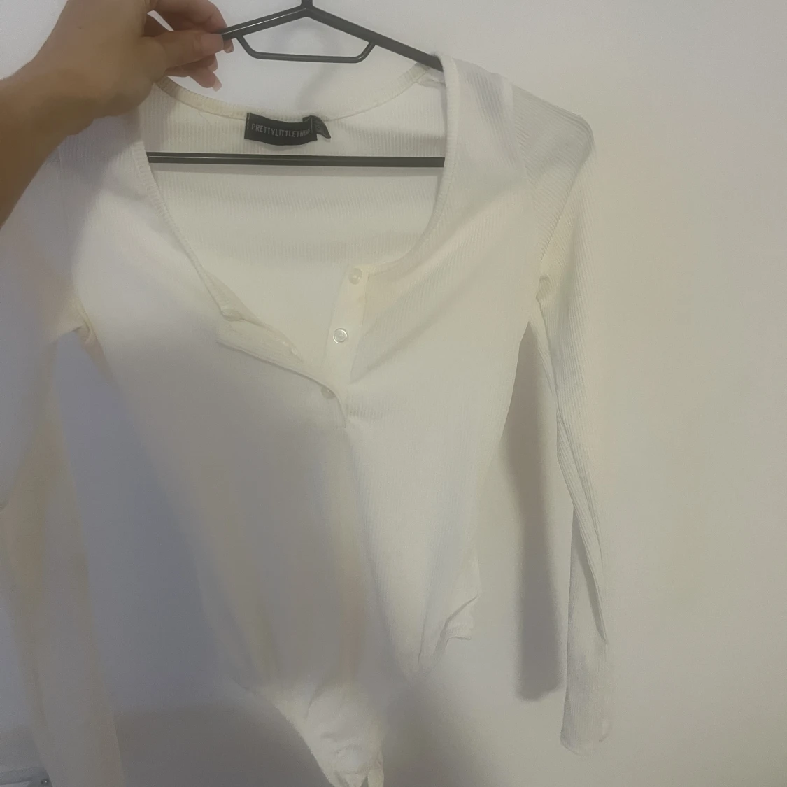 Vit långärmad body  - 90