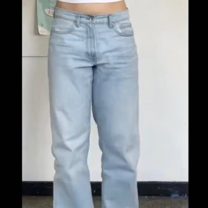 Jeans straight leg  - Jeans straight leg till salu. Säljer eftersom dom har blivit för stora för mig. 