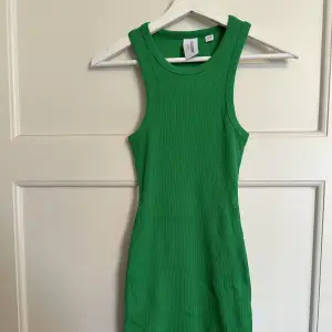 Grön klänning, mycket fint skick💚