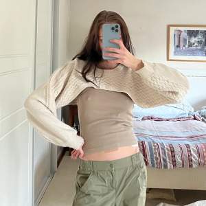 off-white cropped knit från H&M