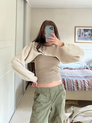 cropped knit - off-white cropped knit från H&M