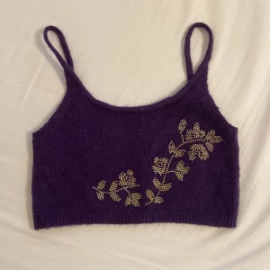 Söt stickad topp - Sötaste toppen från zara. Aldrig använd, stickad med så fin detalj