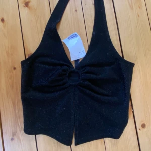 Linne från H&M - Aldrig använd, prislapp kvar. Stl Xs. Väldigt fin men tyvärr för liten.