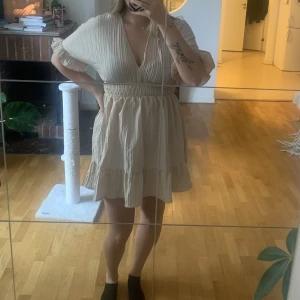 Klänning  - Klänning från shein. Endast testad. 