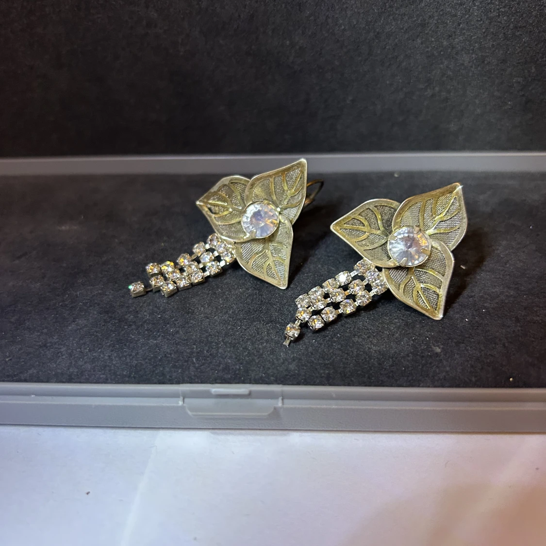 Örhänget ”Clive” - 90