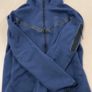 nike tech fleece - Inte använd kofta i strl S män möts upp i göteborg annars får ni betala för frakten