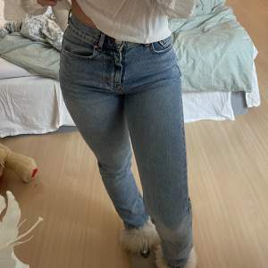 Helt nya Gina jeans aldrig använda då som e lite för små för mig💘 skriv vid frågor eller intresse!❤️